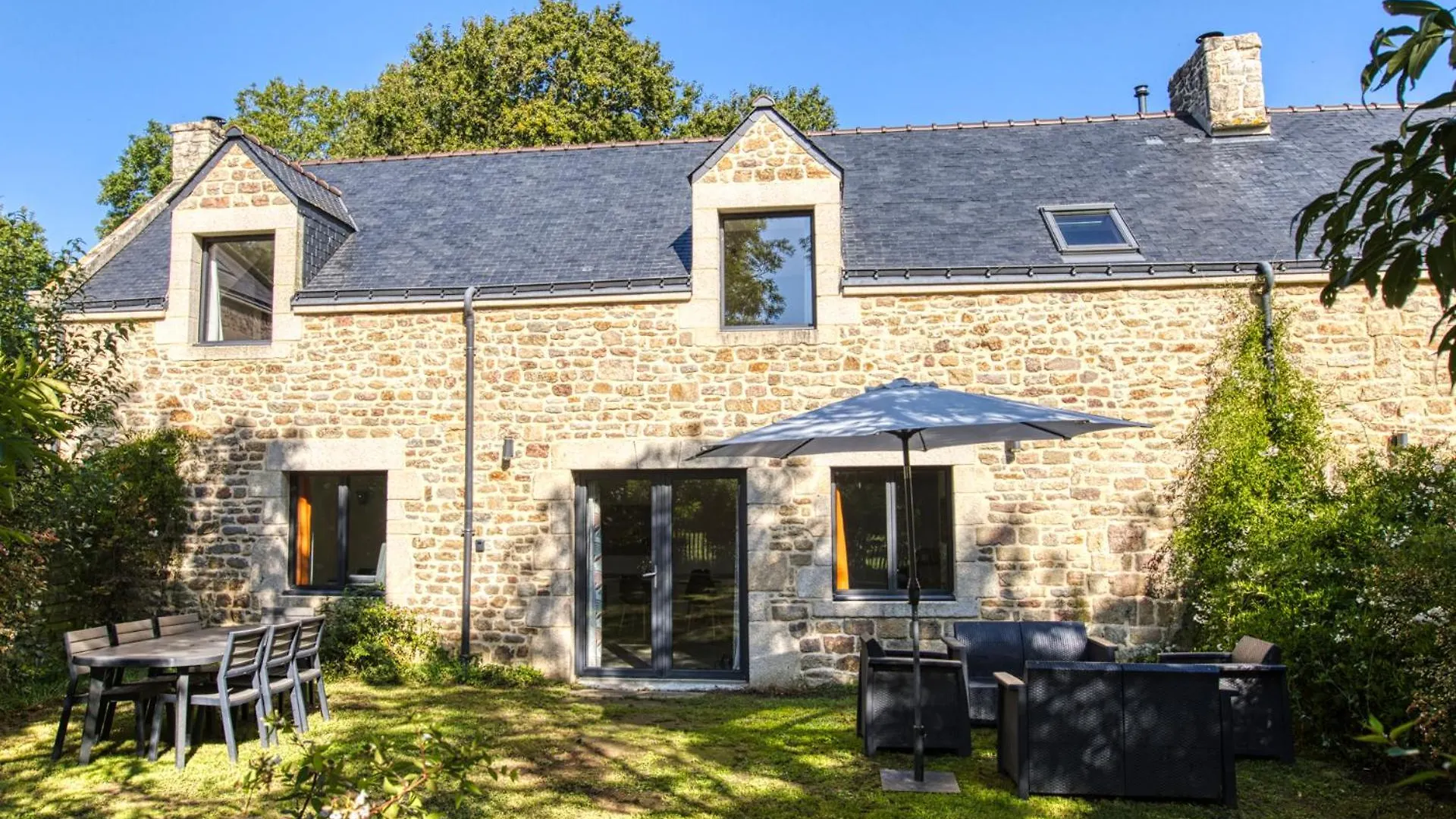 Holiday home Les Gites Du Plec - Piscine Locoal-Mendon