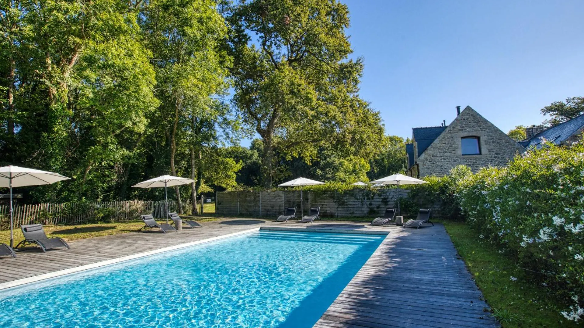 Les Gites Du Plec - Piscine Locoal-Mendon